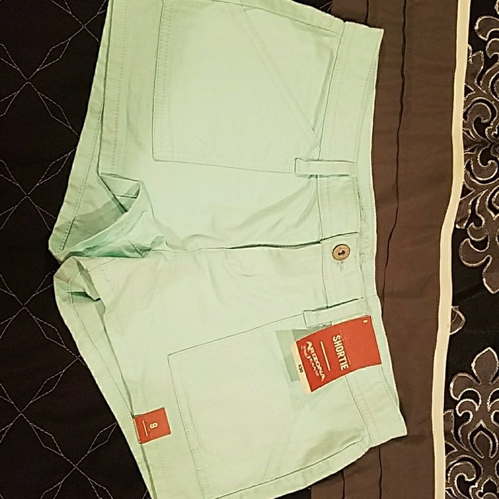 Arizona "shortie" shorts
